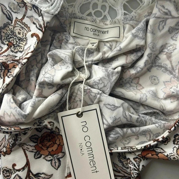 No Comment Gardenia Crochet Back Top Medium NWT - Picture 4 of 5